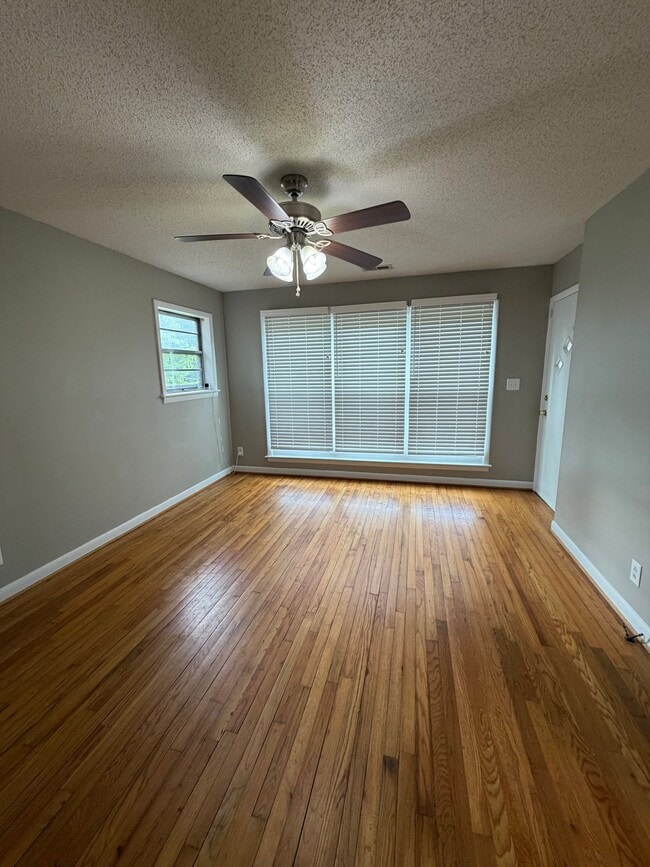 Photo - 107 Hartley Dr