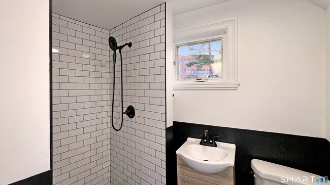 Photo - 18 Riverside Ave Unit 2nd floor