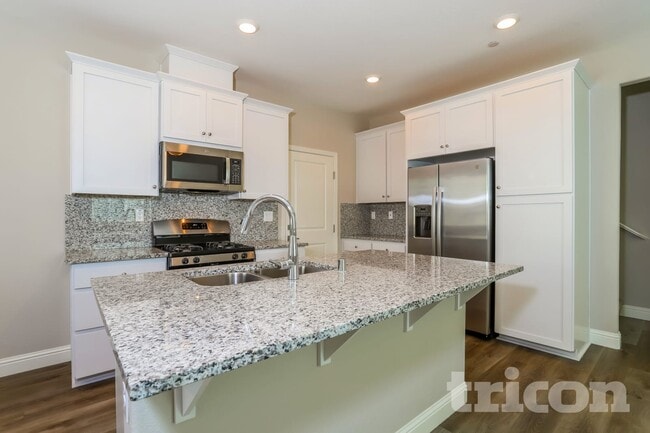 Photo - 1295 Victorian St