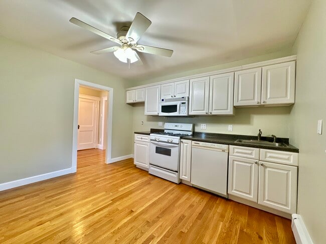 Building Photo - 35 Chesbrough Rd Unit 1 Rental