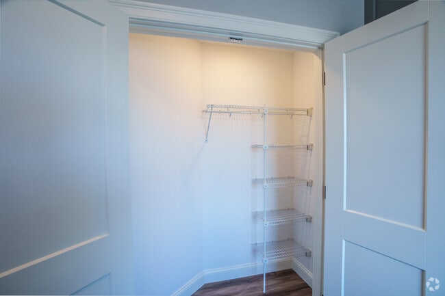 1 habitación, 1 baño - 598 pies cuadrados - Armario