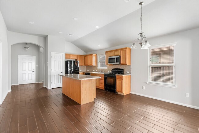 Photo - 21915 Saragosa Pond Ln