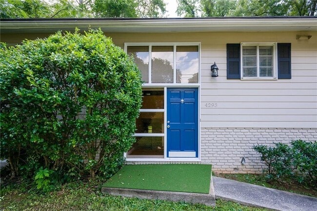 Photo - 4293 Rickenbacker Way NE