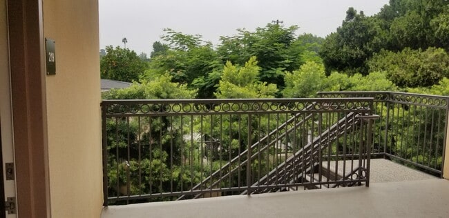 Photo - 13439 Burbank Blvd Unidad 219