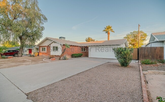 Photo - 8301 E Indianola Ave