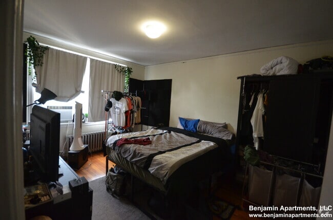 Building Photo - 2039 Commonwealth Ave Unit 2 Rental