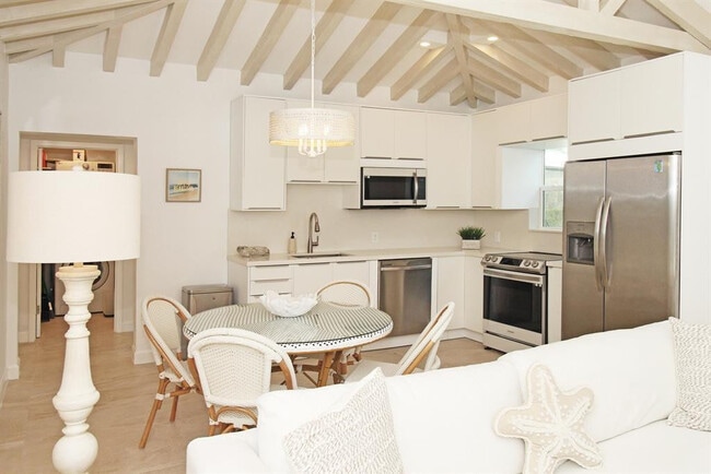 Photo - 221 Princeton Dr