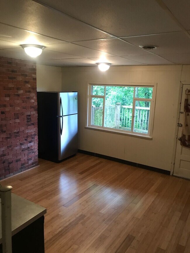 Photo - 1009 St Martin St