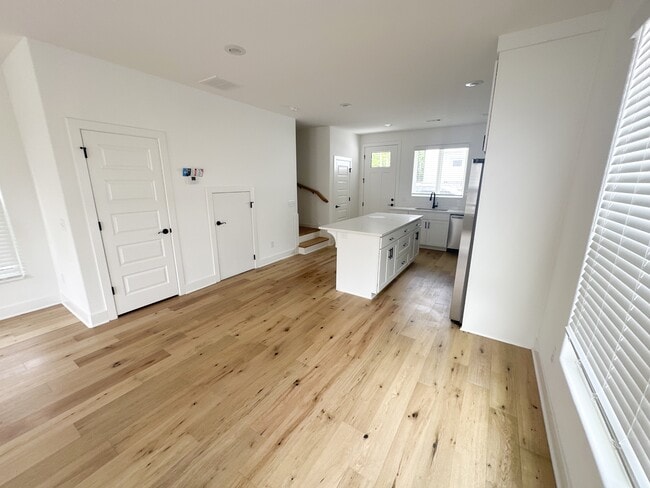 Photo - 1638 Neptune St