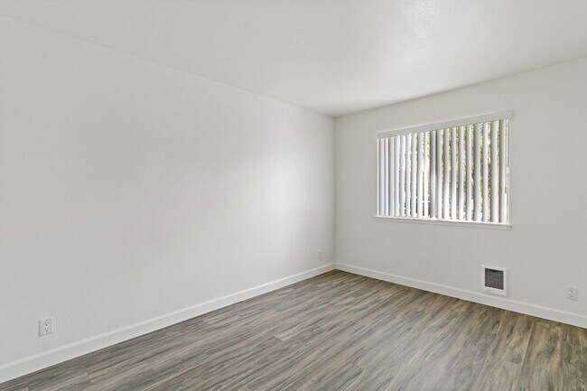 Photo - Durham Greens Apartments