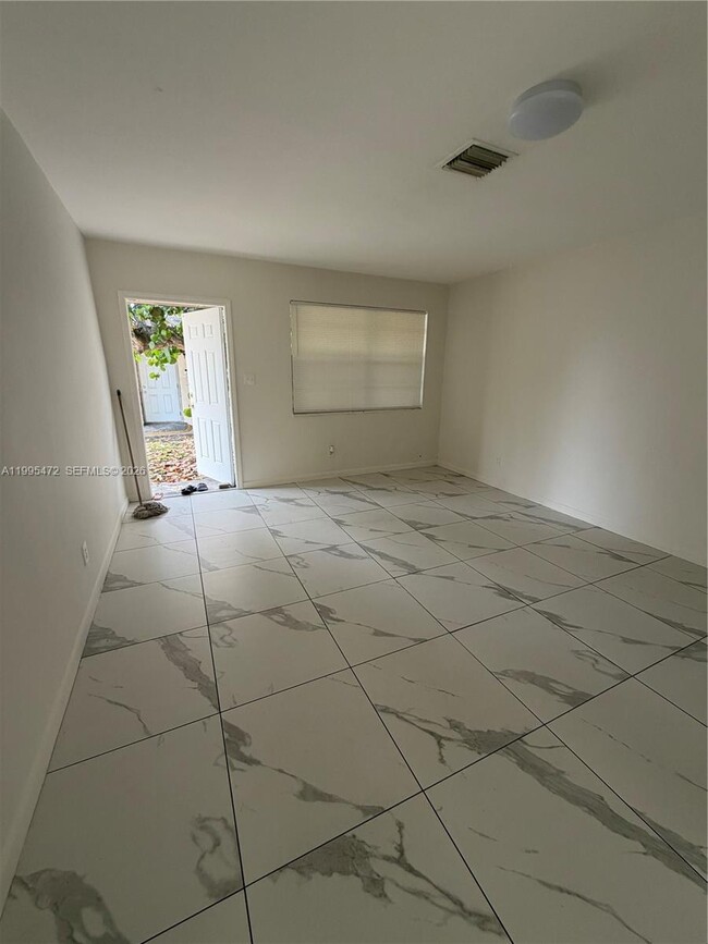 Photo - 2851 NW 15th Ct Unit 1