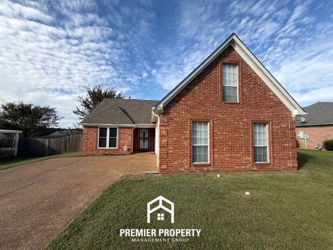 Building Photo - 270 Village Dr