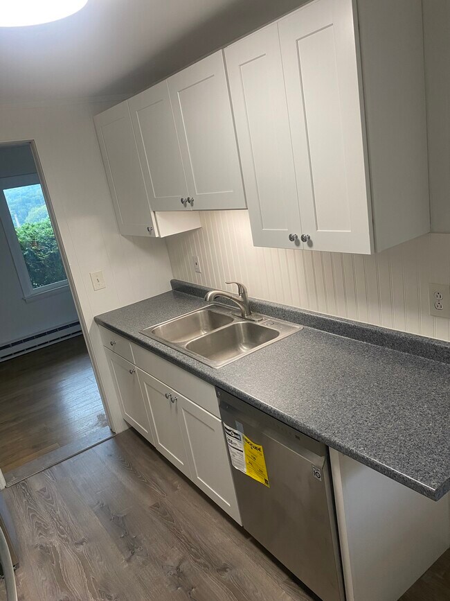 Photo - 52 Orchard St