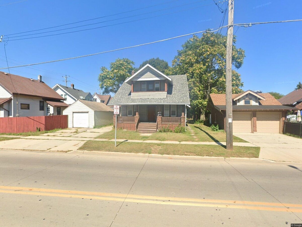 Photo - 1312 75th St