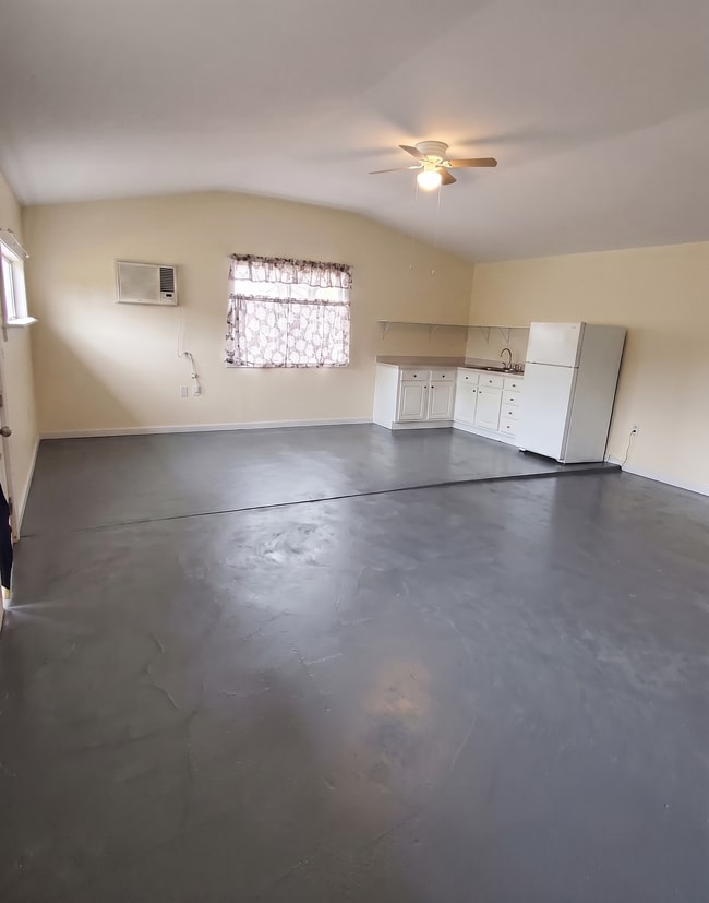 Photo - 103 Englewood Dr Unit 2