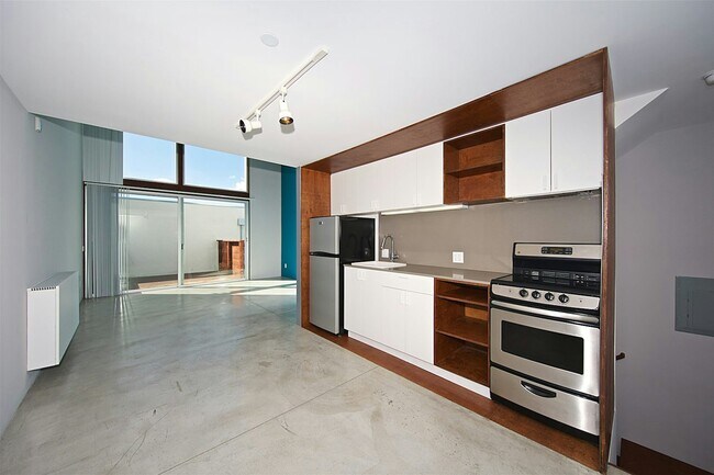 1941 Columbia St Unit 404
