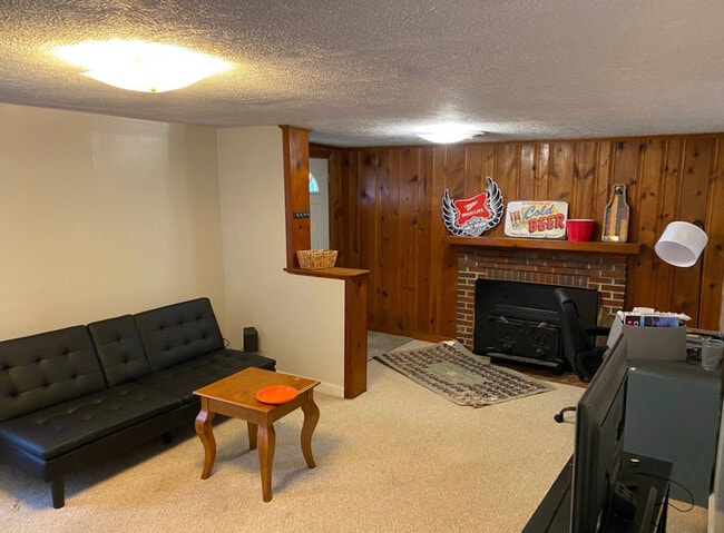 Photo - 1603 Glade Rd