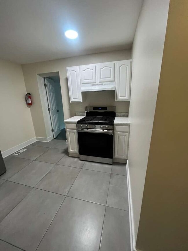 Photo - 1531 Sewall Ave