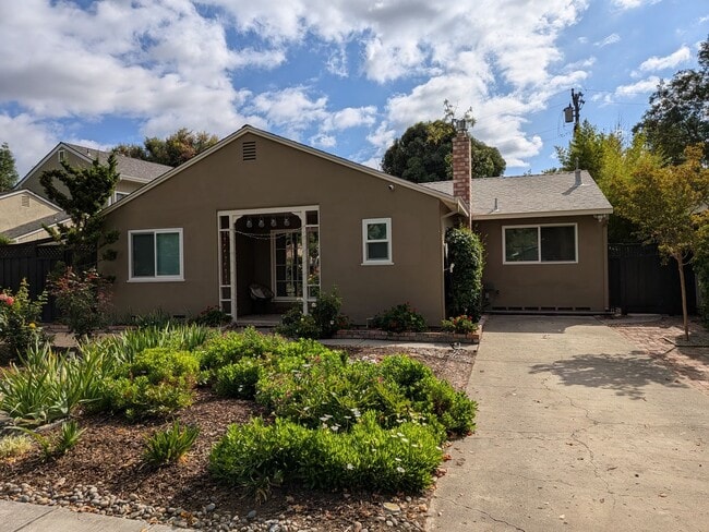 Building Photo - 3BD/2BA Premium Willow Glen Home with Euro...