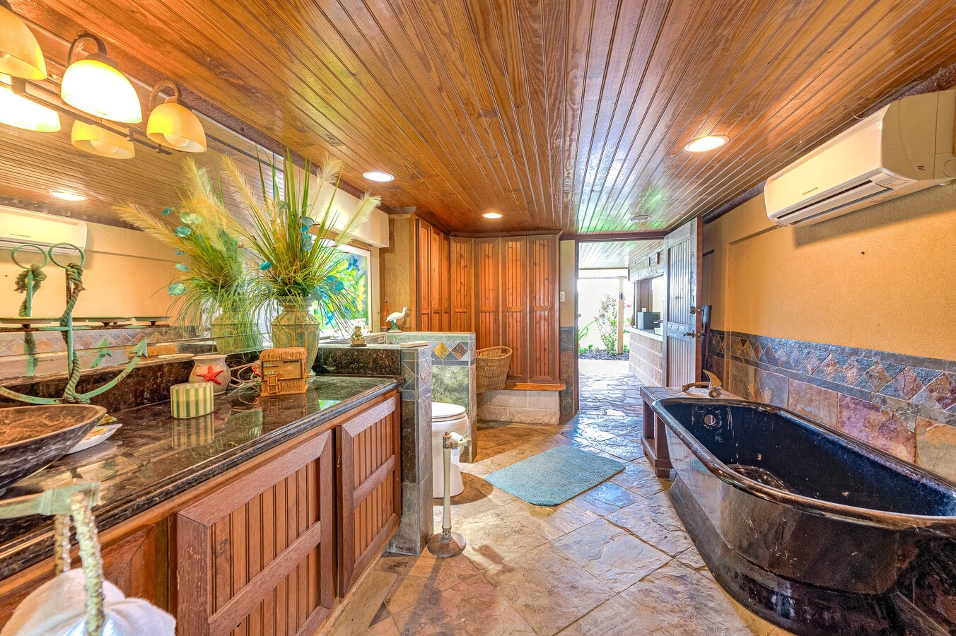 Photo - 325 Palm Dr