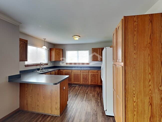 Photo - 905 Mazalin Dr