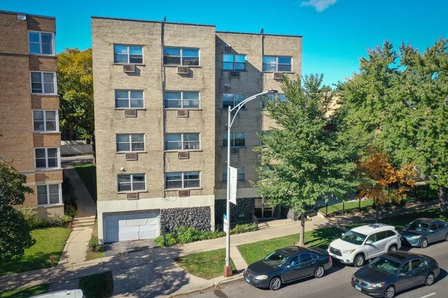 Loyola Beach Apartments