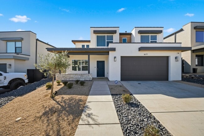 Extra Space, Extra Comfort! 5 Bedroom Home With Bonus Den in Long Valley! - Extra Space, Extra Comfort! 5 Bedroom Home With Bonus Den in Long Valley!