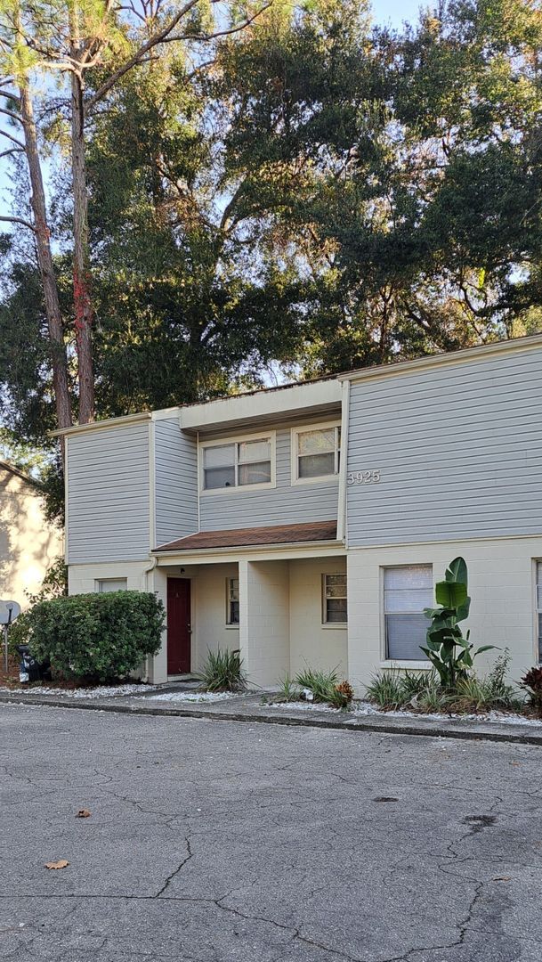 Photo - 3925 SW 26th Terrace Unit B