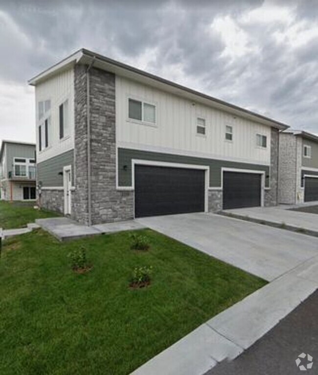 Building Photo - BEAUTIFUL NEWER CONSTRUCTION! 1 BEDROOM, 1... Rental