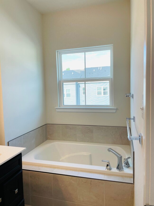 Photo - 507 Scarlet Maple Pl