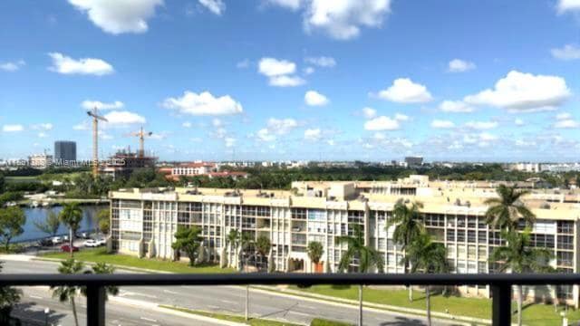 Photo - 600 Three Islands Boulevard Unidad 709