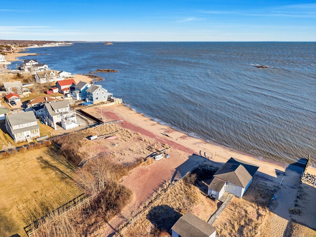 Building Photo - 71 Beach Ave Rental