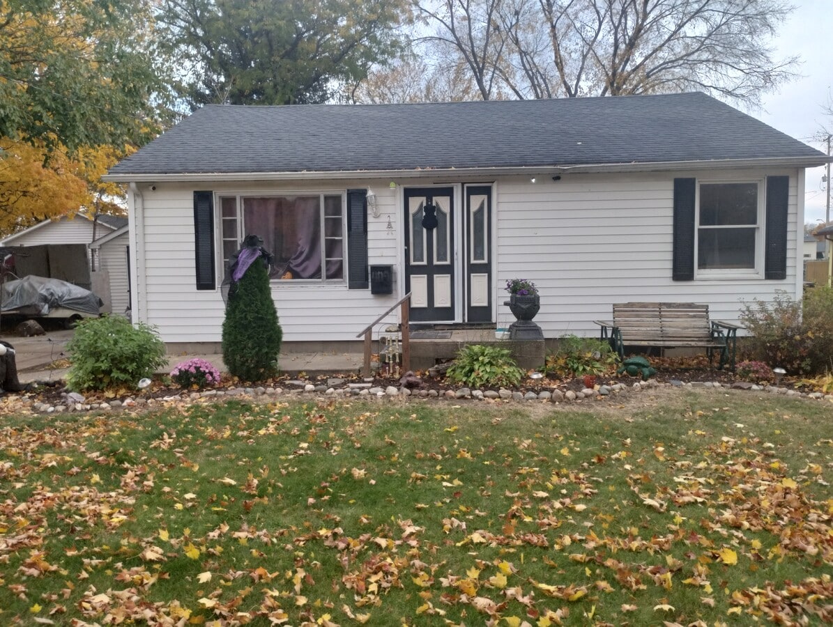 Photo - 409 Johnson St