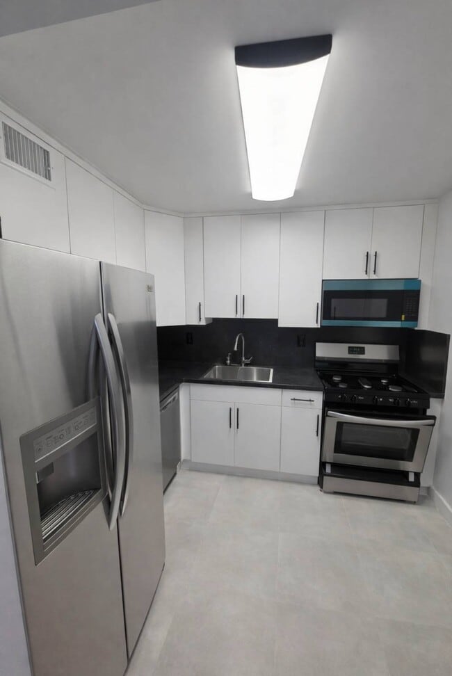 Photo - 13000 SW 92nd Ave