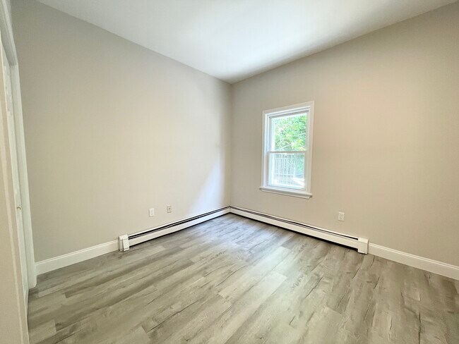 Photo - 174 Bolton St Unit 1
