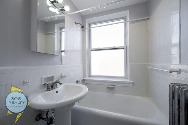 Photo - 6930 N Greenview Ave Unit 209