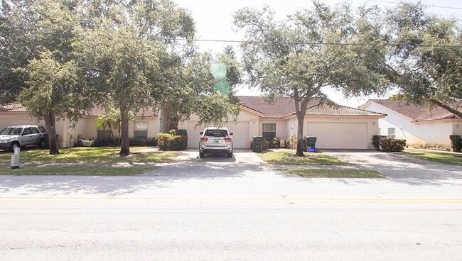 Building Photo - 1220 NW 15th Ave Unit A