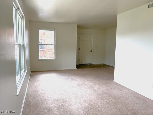 Photo - 20 E 36th St