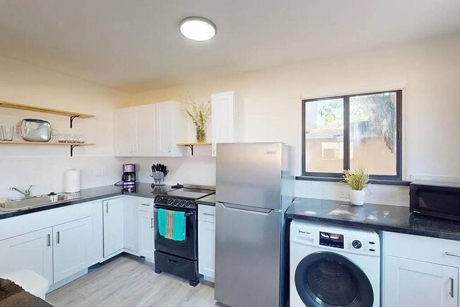 Photo - 505 Marble Ave NW