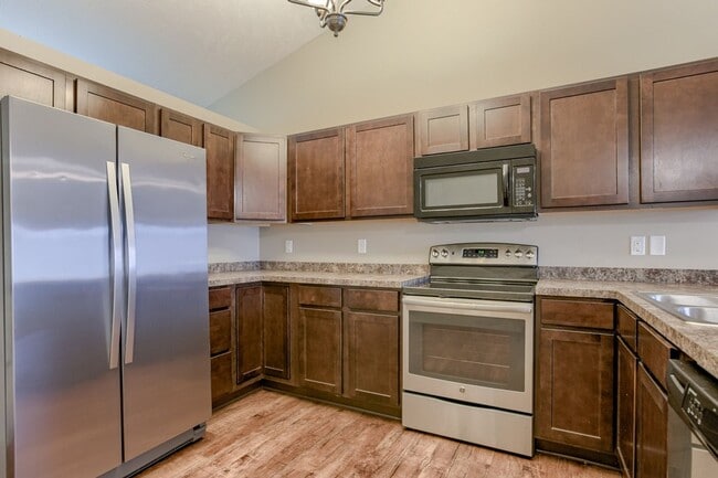 2630-34 W Timberlake Dr - 2630-34 W Timberlake Dr Apartment Unit 2630 W Timberlake Dr