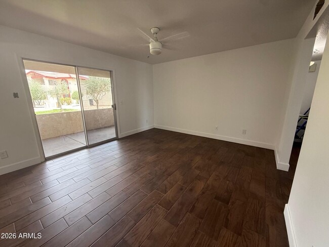 Building Photo - 10610 S 48th St Unit 1073