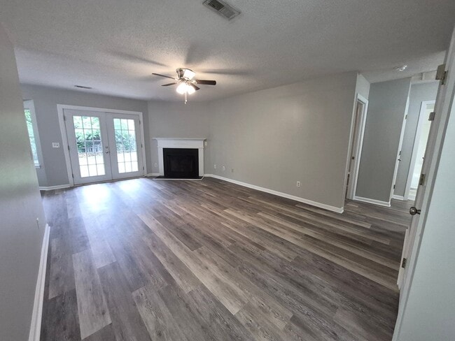 Photo - NEW LISTING!
