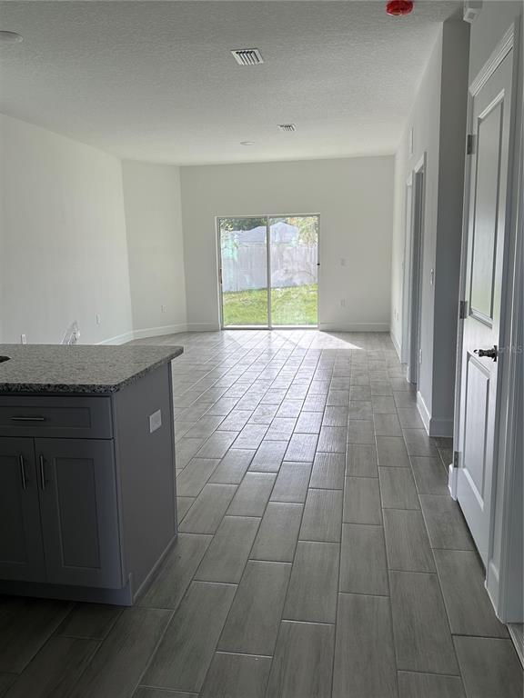 Photo - 601 Lake Shore Pkwy