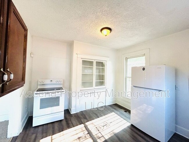 Photo - 1006 Rockway Dr