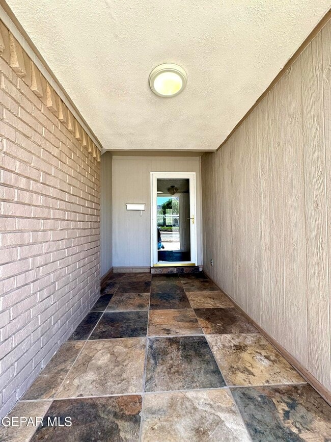 Photo - 10288 Lakeview Dr