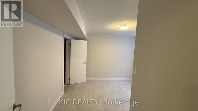 Photo - 135 Ryan Reynolds Wy