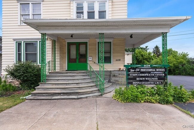 Photo - 1628 W Genesee St