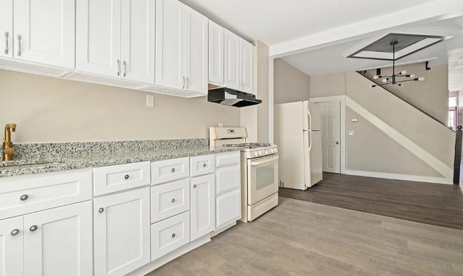 Building Photo - 163X N Wolfe St 21213