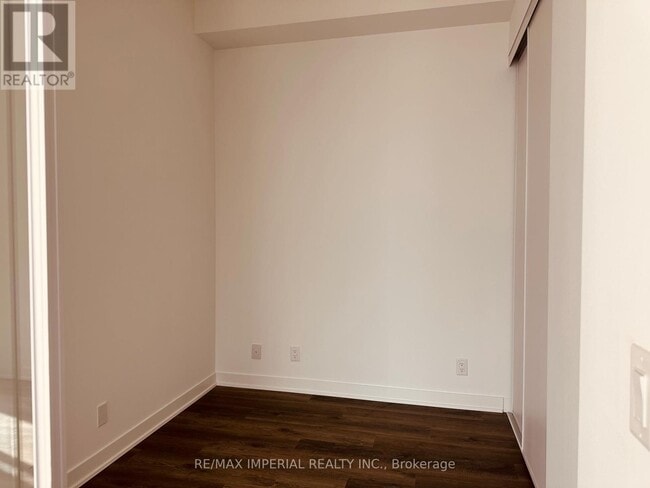 Photo - 180 Front St E Unité 2506