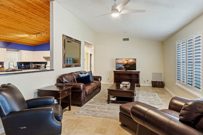 Photo - 756 Juniper Pl